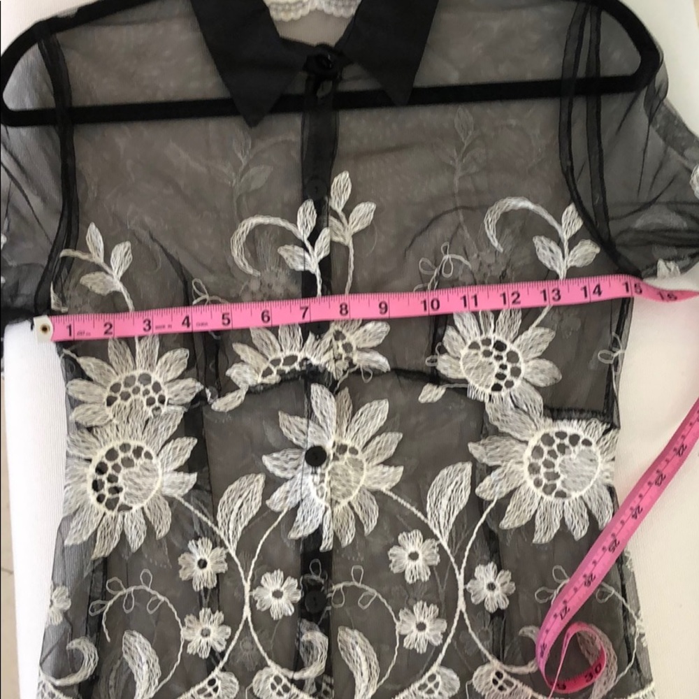 Jeff Gallano Black sheer w/lace floral design - Picture 5 of 8